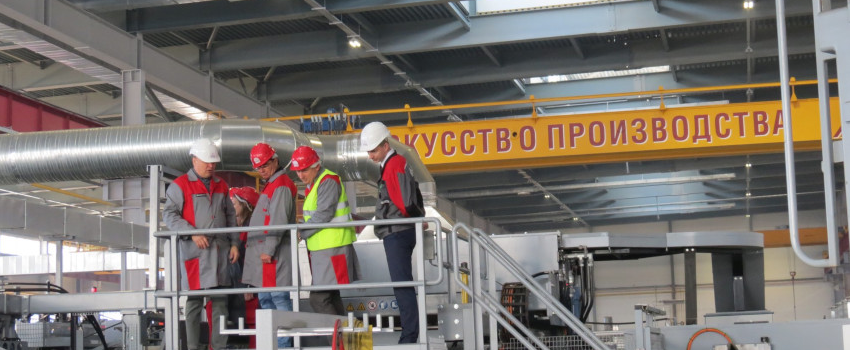 Делегация сотрудников НЛМК на металлобазе компании ДиПОС
