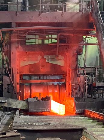 Выход раската из прокатной клети, Златоустовского металлургического завода